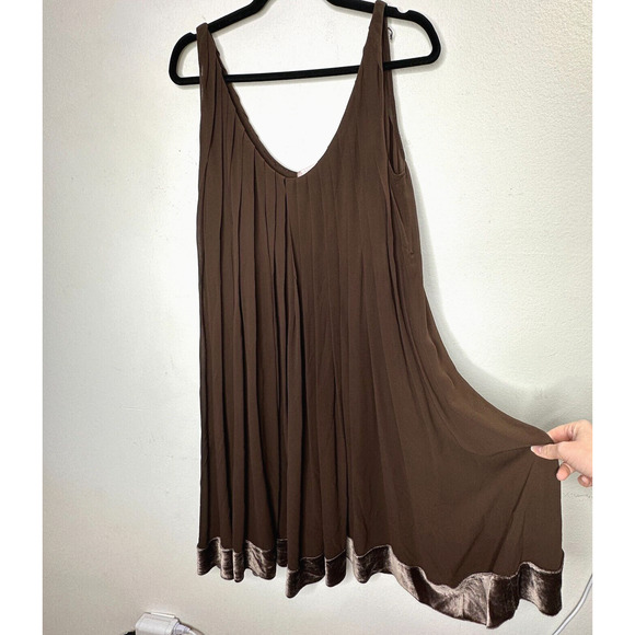 Rebecca Chocolate Flowy Sheer Pleated Round Neck Sleeveless Velvet Hem Dress 2 - Picture 1 of 10